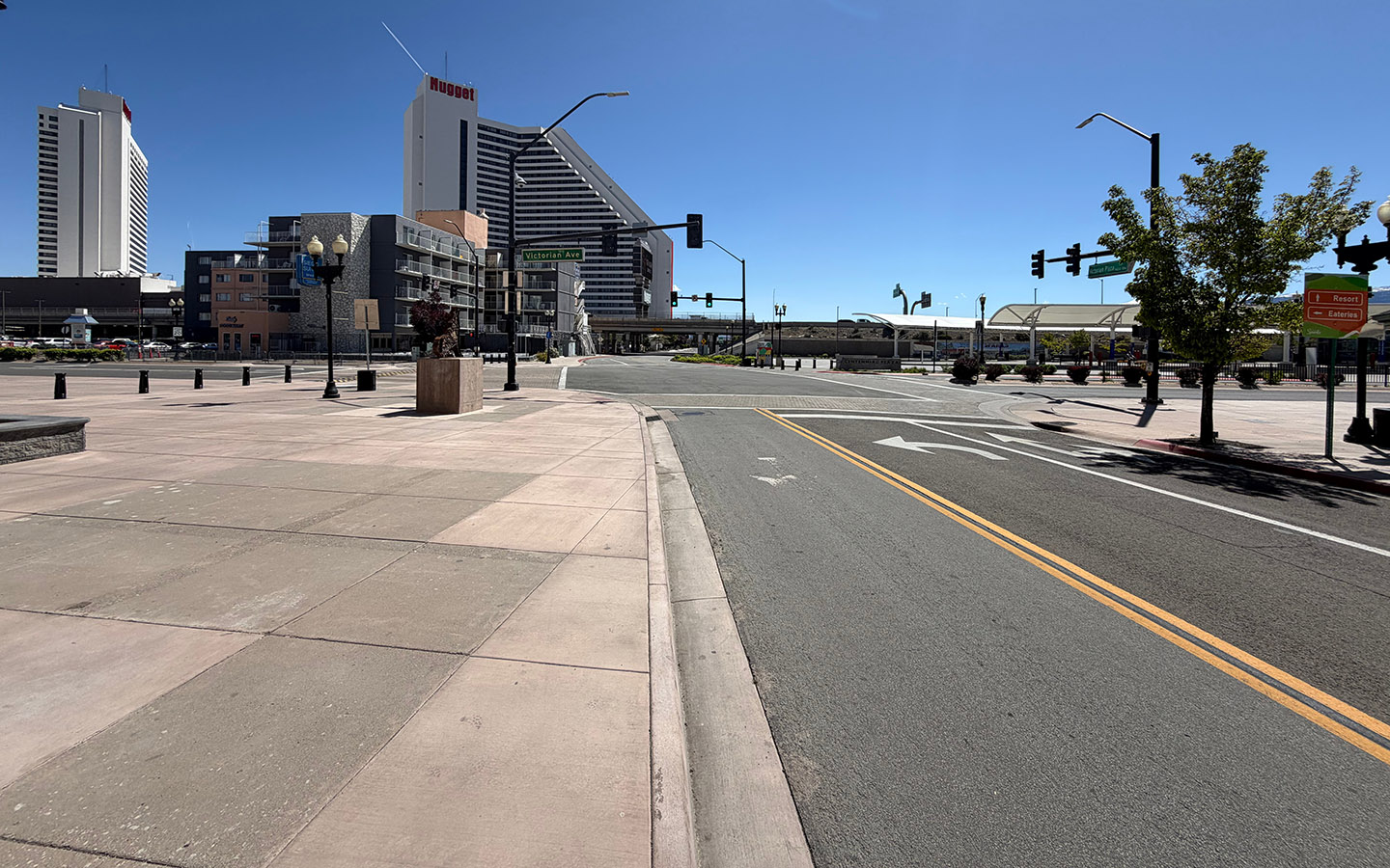 Victorian Plaza & Victorian Ave Looking South, existing conditions